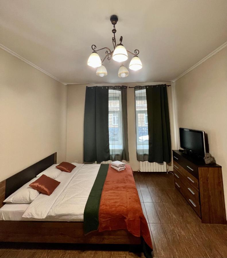 לבוב Old City Apartment With Parking מראה חיצוני תמונה